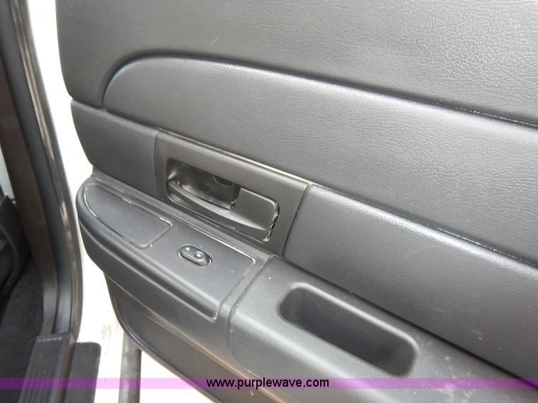 image for item J3935 2007 Ford Crown Victoria Police Interceptor