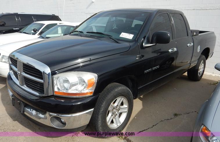 image for item J3936 2006 Dodge Ram 1500 Quad Cab pickup truck