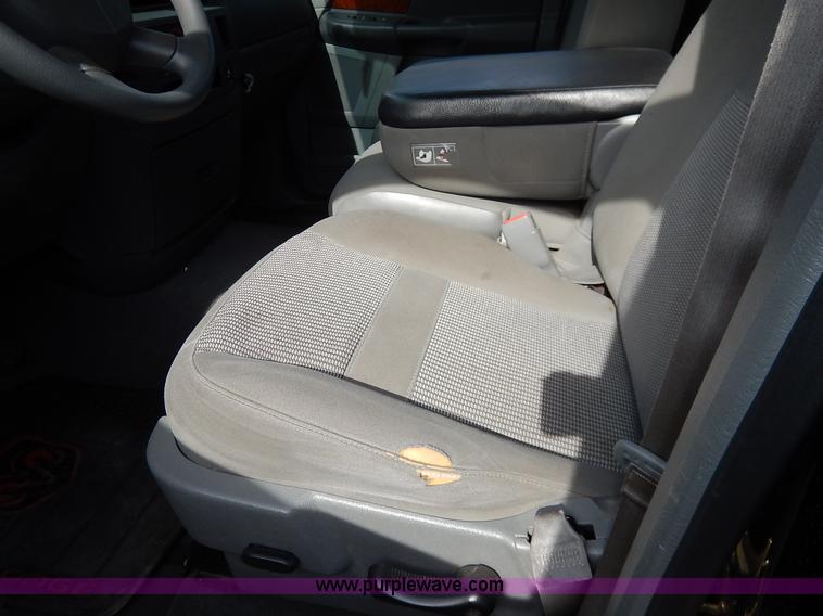 image for item J3936 2006 Dodge Ram 1500 Quad Cab pickup truck