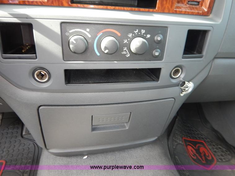 image for item J3936 2006 Dodge Ram 1500 Quad Cab pickup truck