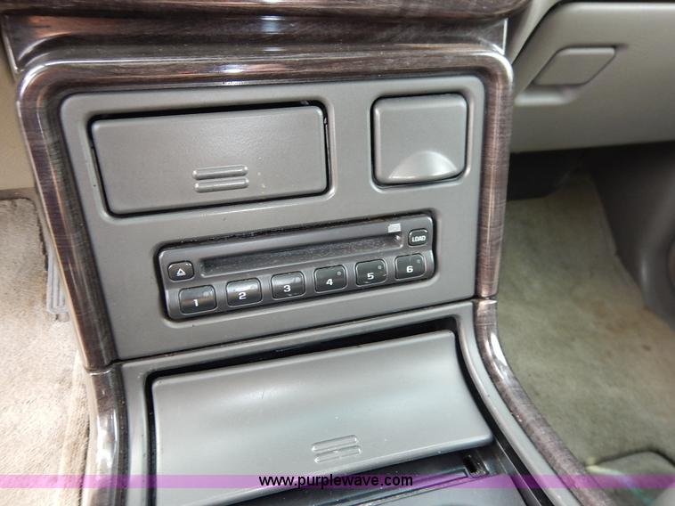 image for item J3938 2004 GMC Yukon Denali XL SUV