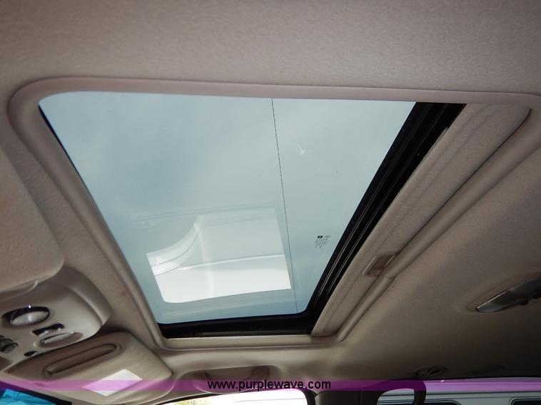 image for item J3938 2004 GMC Yukon Denali XL SUV