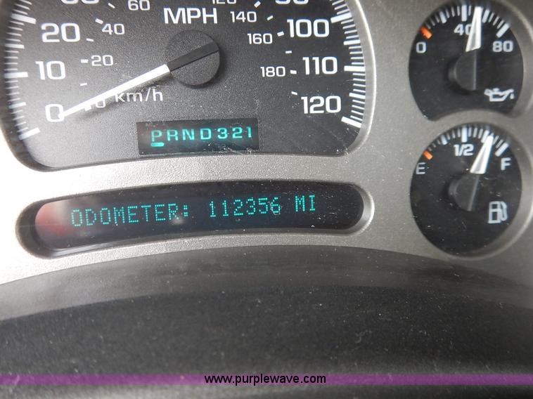 image for item J3938 2004 GMC Yukon Denali XL SUV