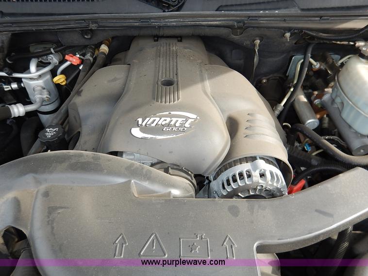 image for item J3938 2004 GMC Yukon Denali XL SUV