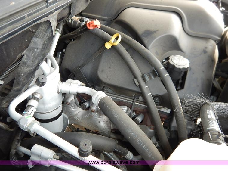 image for item J3938 2004 GMC Yukon Denali XL SUV