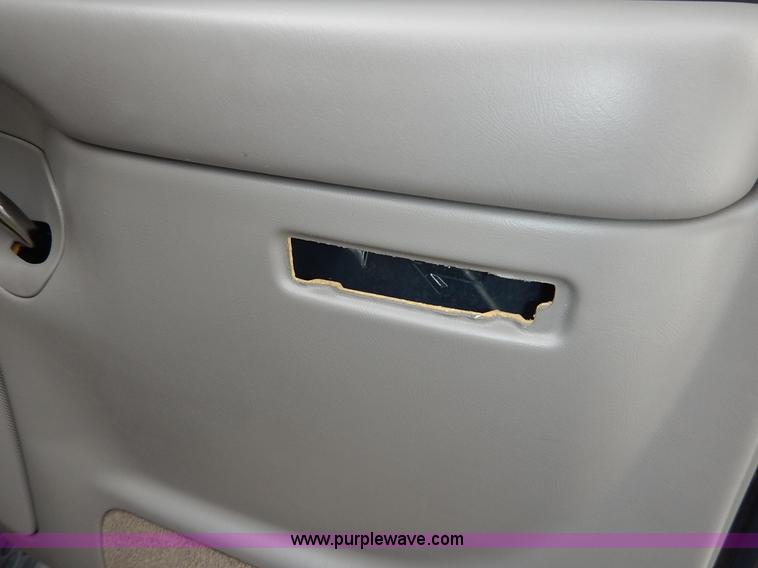 image for item J3938 2004 GMC Yukon Denali XL SUV