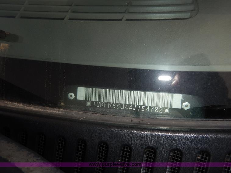 image for item J3938 2004 GMC Yukon Denali XL SUV