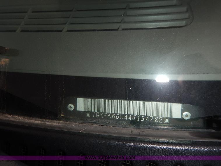 image for item J3938 2004 GMC Yukon Denali XL SUV