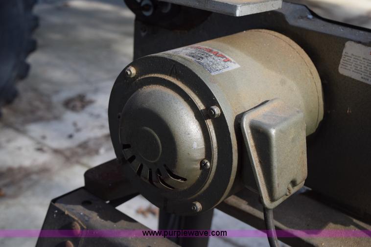 image for item AQ9204 Duracraft band saw