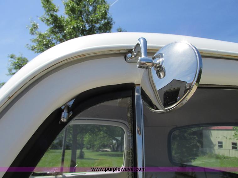 image for item B2943 1949 Ford F1 pickup truck