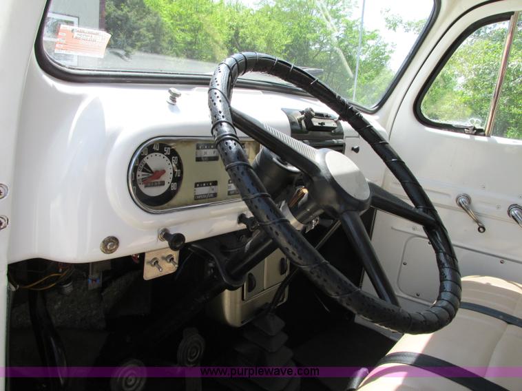 image for item B2943 1949 Ford F1 pickup truck