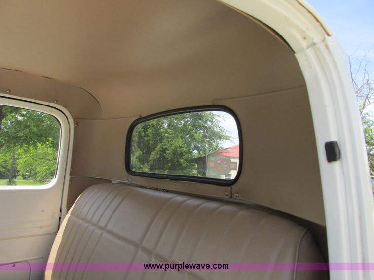 image for item B2943 1949 Ford F1 pickup truck