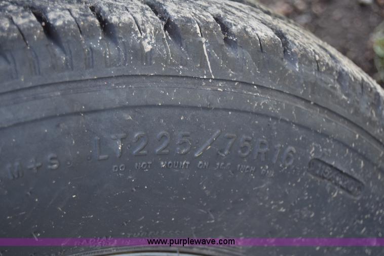 image for item E6432 2003 Ford Econoline E450 bus