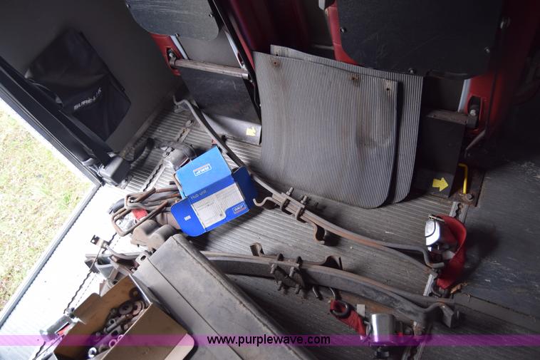 image for item E6438 2003 Ford Econoline E450 bus