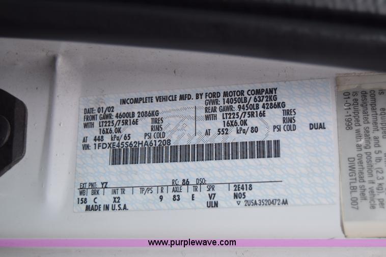 image for item E6439 2002 Ford Econoline E450 bus