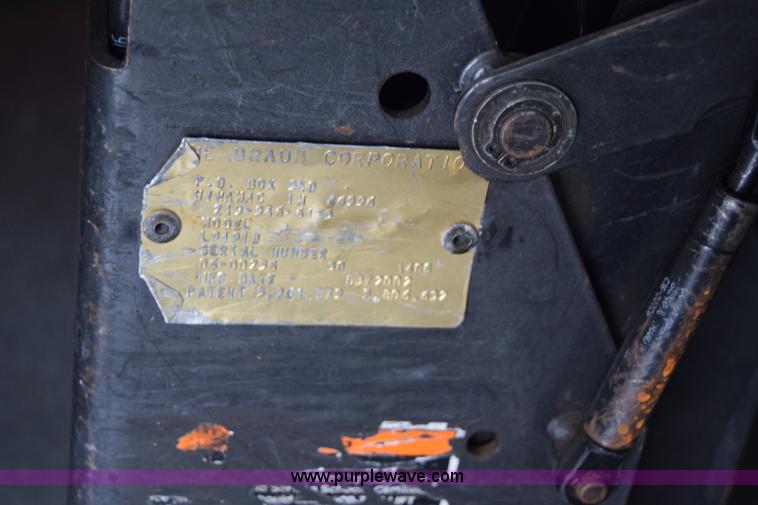 image for item E6439 2002 Ford Econoline E450 bus