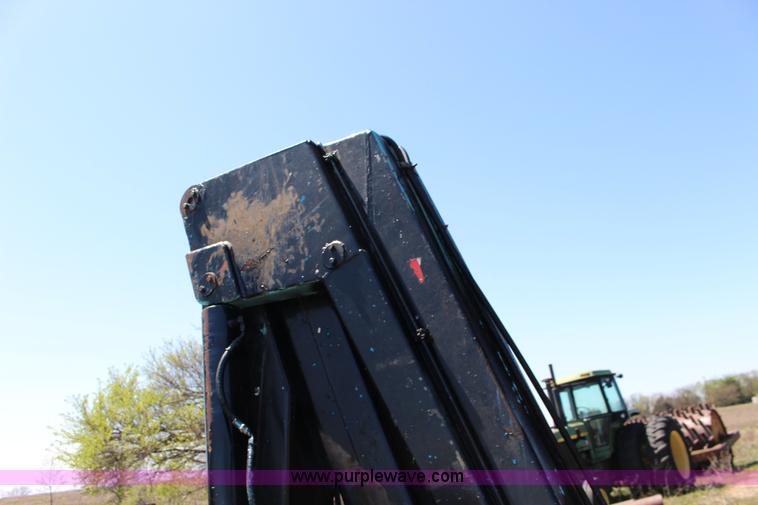 image for item F7712 1976 truck mount knuckle boom