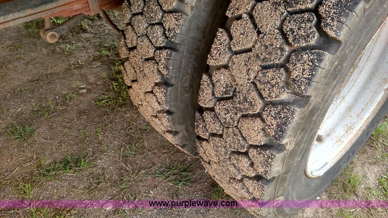 image for item F7730 2011 Ford F450 Super Duty XL flatbed truck