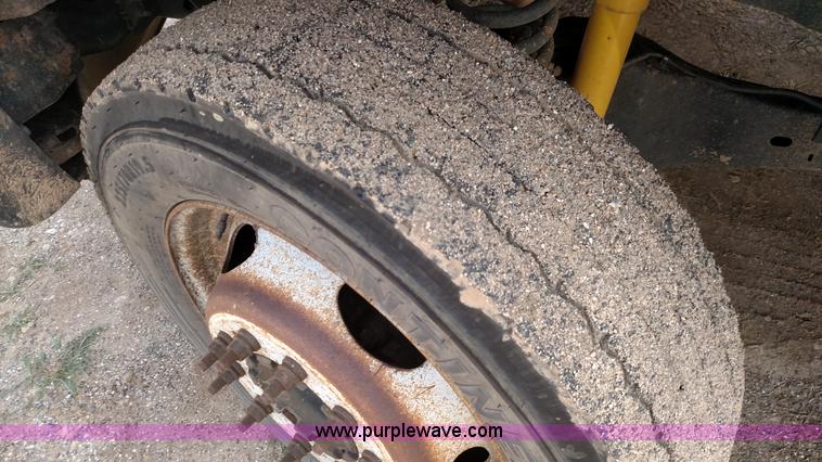 image for item F7730 2011 Ford F450 Super Duty XL flatbed truck