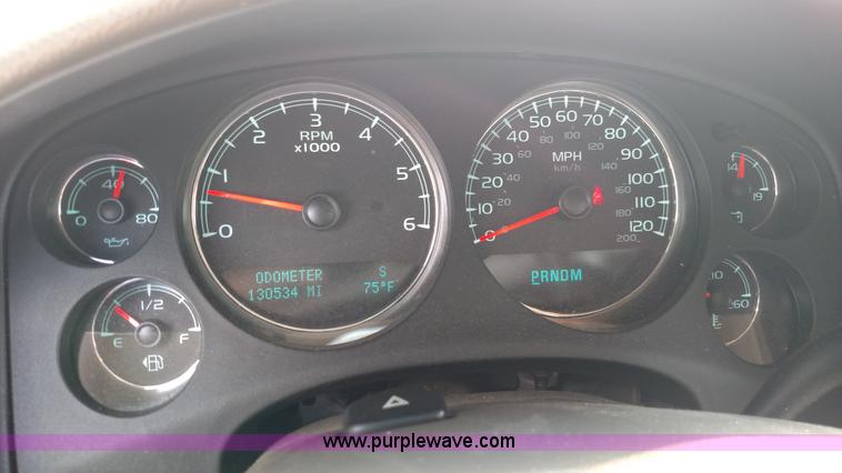 image for item F7741 2011 GMC Yukon XL SUV