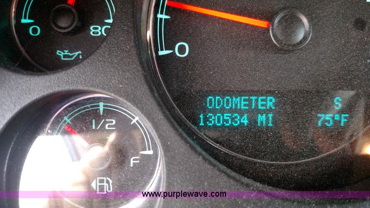 image for item F7741 2011 GMC Yukon XL SUV