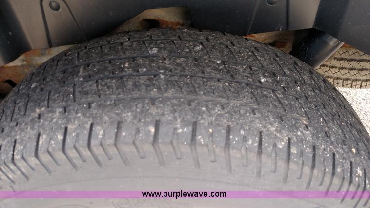 image for item F7741 2011 GMC Yukon XL SUV