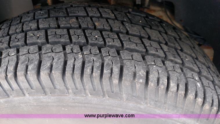 image for item F7741 2011 GMC Yukon XL SUV