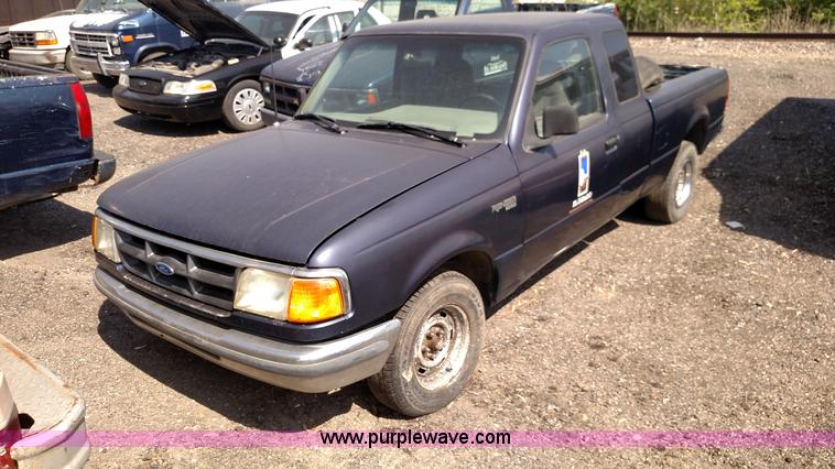 image for item F7761 1993 Ford Ranger XLT SuperCab pickup truck