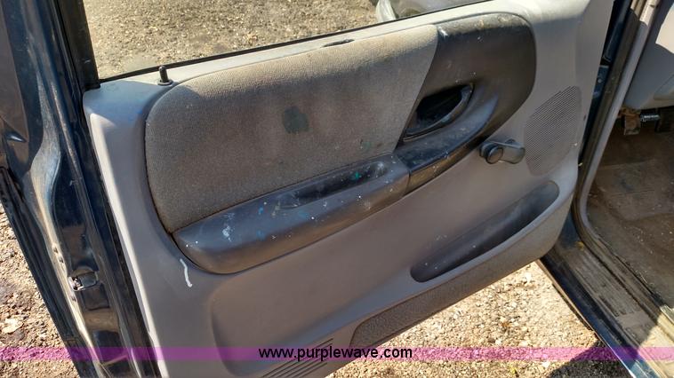 image for item F7761 1993 Ford Ranger XLT SuperCab pickup truck