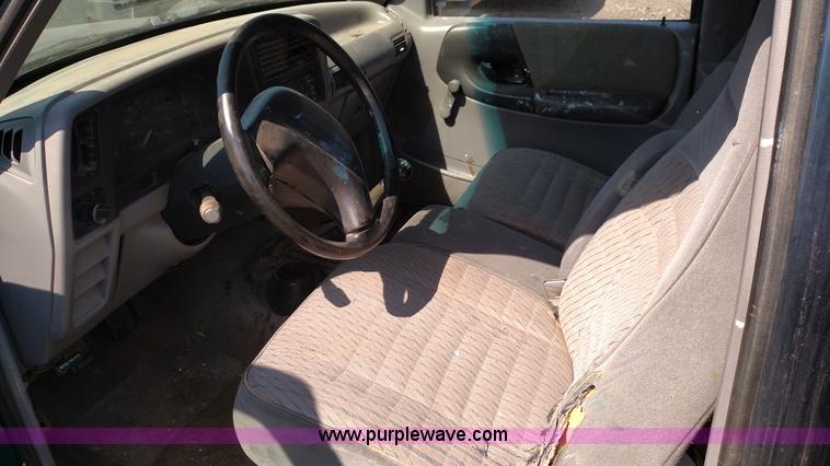image for item F7761 1993 Ford Ranger XLT SuperCab pickup truck