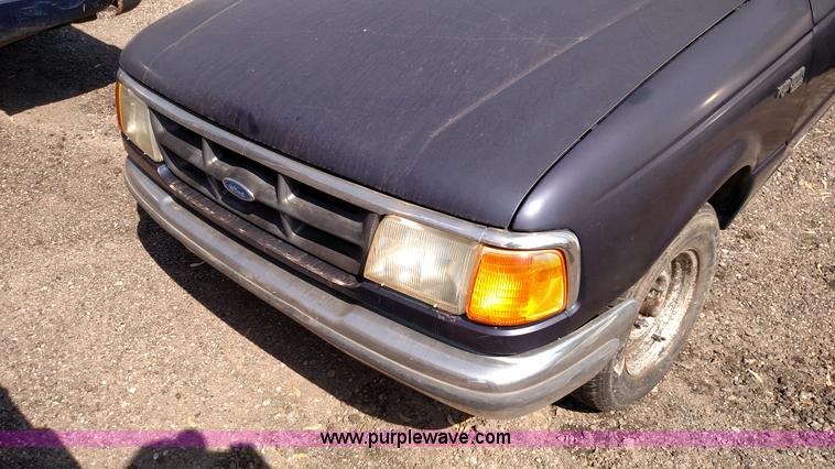image for item F7761 1993 Ford Ranger XLT SuperCab pickup truck