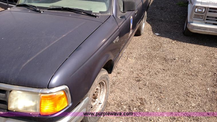 image for item F7761 1993 Ford Ranger XLT SuperCab pickup truck