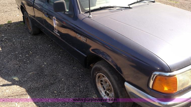 image for item F7761 1993 Ford Ranger XLT SuperCab pickup truck
