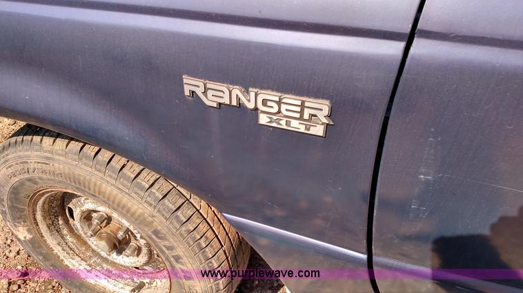 image for item F7761 1993 Ford Ranger XLT SuperCab pickup truck