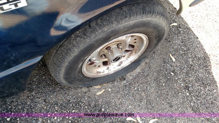 image for item F7761 1993 Ford Ranger XLT SuperCab pickup truck