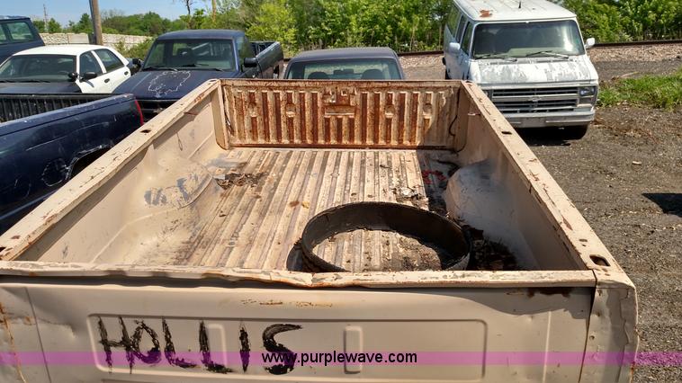 image for item F7762 8' pickup truck bed trailer