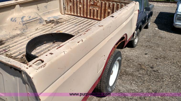 image for item F7762 8' pickup truck bed trailer