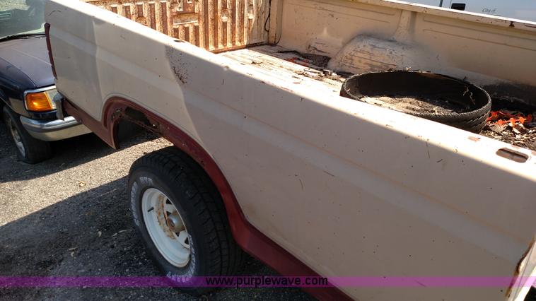image for item F7762 8' pickup truck bed trailer