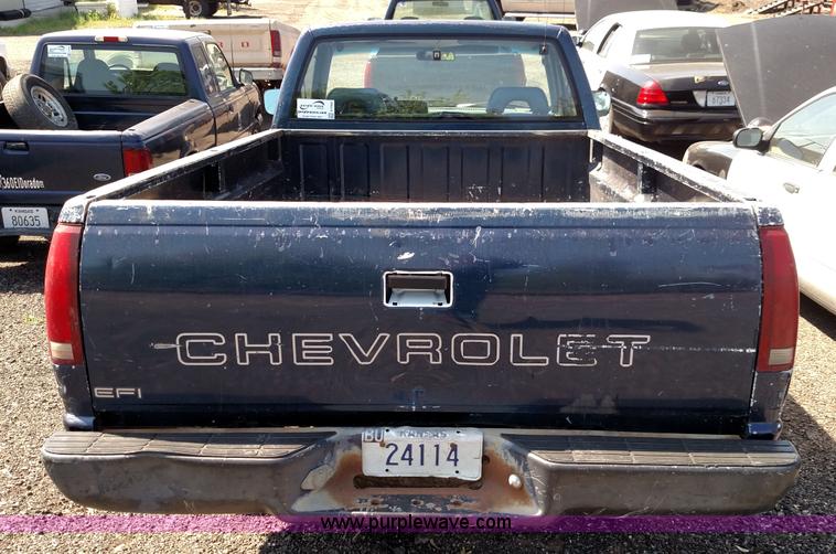 image for item F7764 1992 Chevrolet Cheyenne 1500 pickup truck