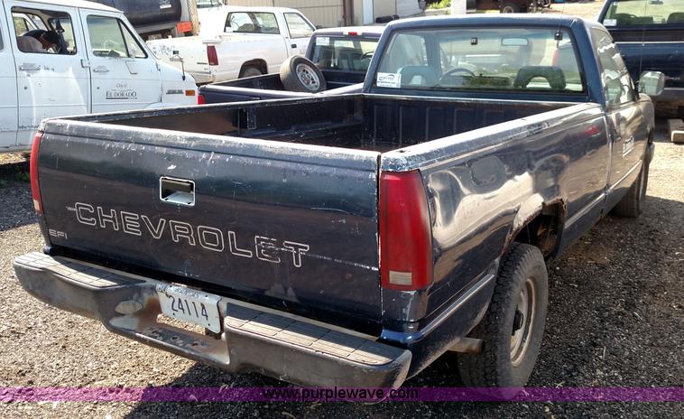 image for item F7764 1992 Chevrolet Cheyenne 1500 pickup truck