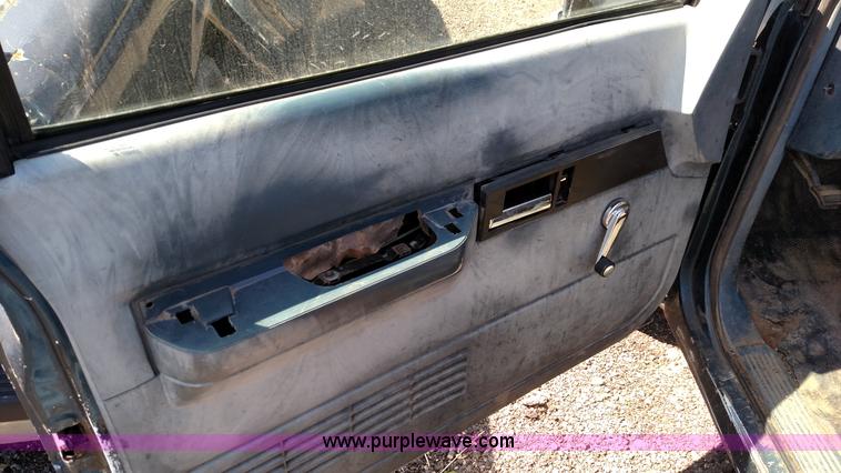 image for item F7764 1992 Chevrolet Cheyenne 1500 pickup truck