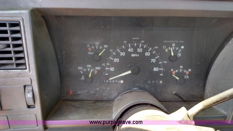 image for item F7764 1992 Chevrolet Cheyenne 1500 pickup truck