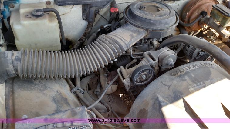 image for item F7764 1992 Chevrolet Cheyenne 1500 pickup truck