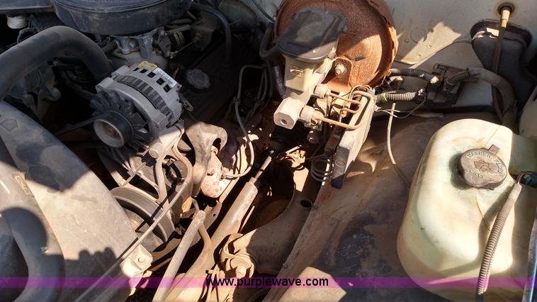 image for item F7764 1992 Chevrolet Cheyenne 1500 pickup truck