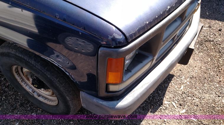 image for item F7764 1992 Chevrolet Cheyenne 1500 pickup truck