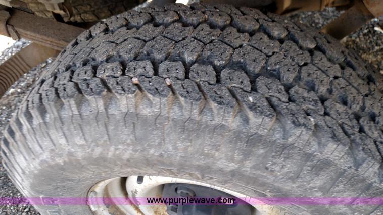 image for item F7764 1992 Chevrolet Cheyenne 1500 pickup truck