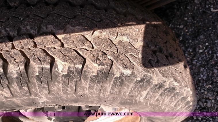 image for item F7764 1992 Chevrolet Cheyenne 1500 pickup truck