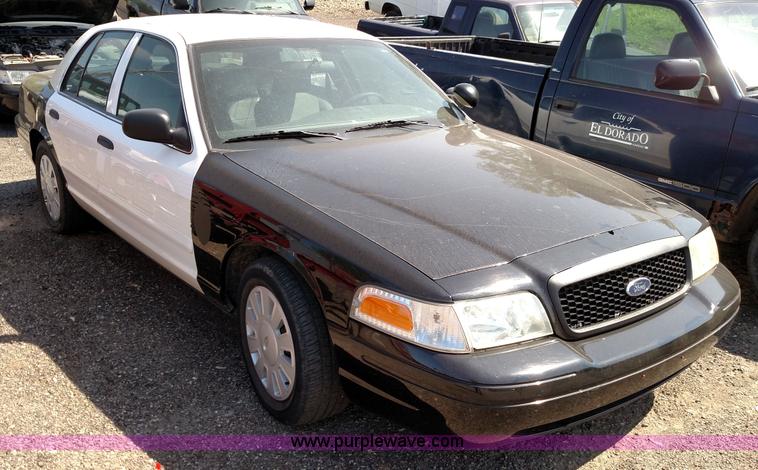 image for item F7765 2007 Ford Crown Victoria Police Interceptor