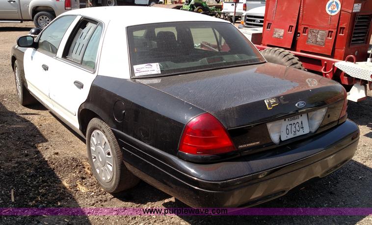 image for item F7765 2007 Ford Crown Victoria Police Interceptor