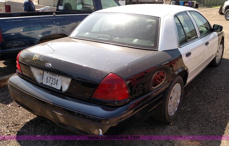 image for item F7765 2007 Ford Crown Victoria Police Interceptor